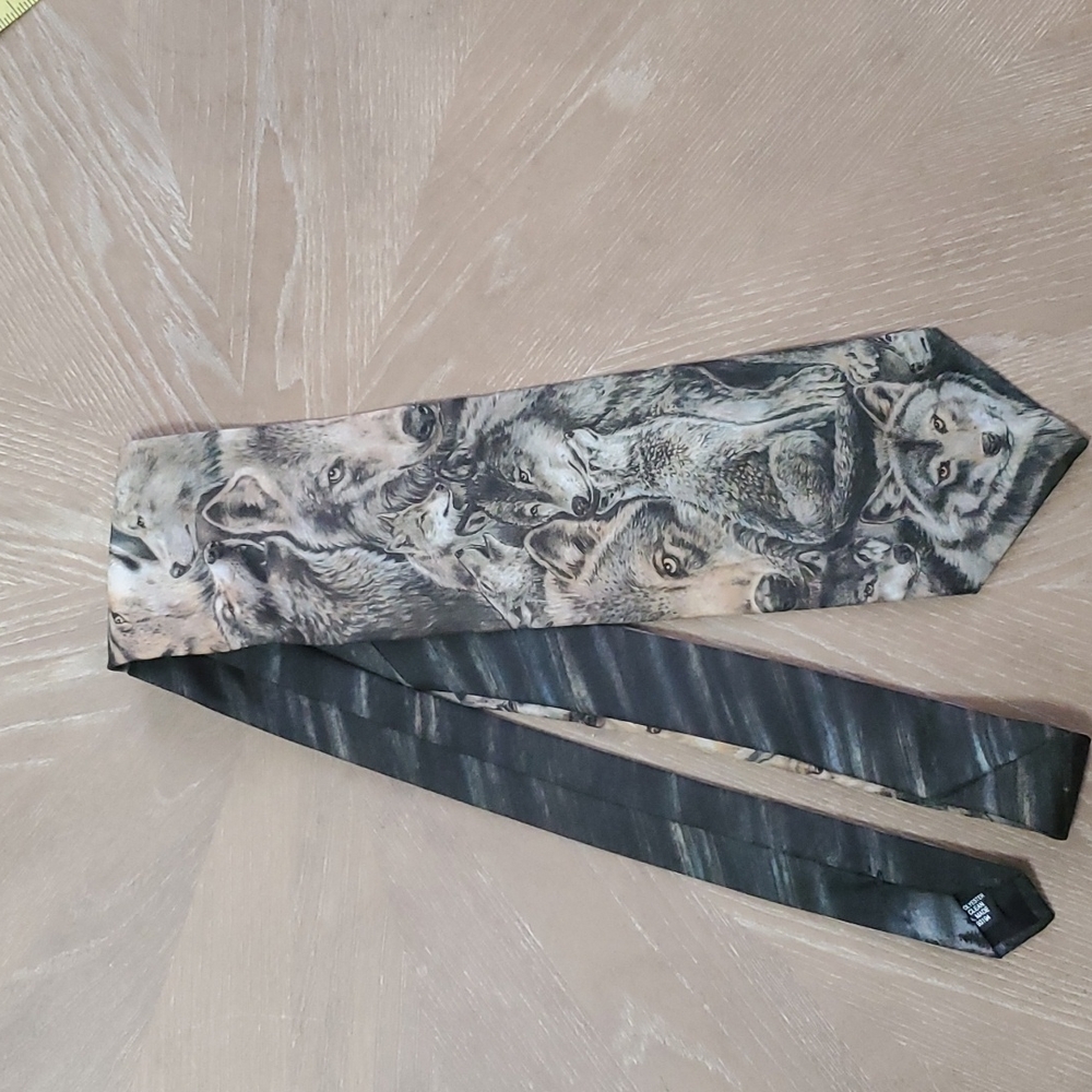 D'em Crazy wolves necktie